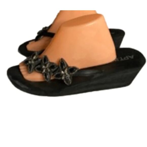 Boho Beach Chic Black Beaded Floral Sandals APT.9 Size 8 - Picture 5 of 7